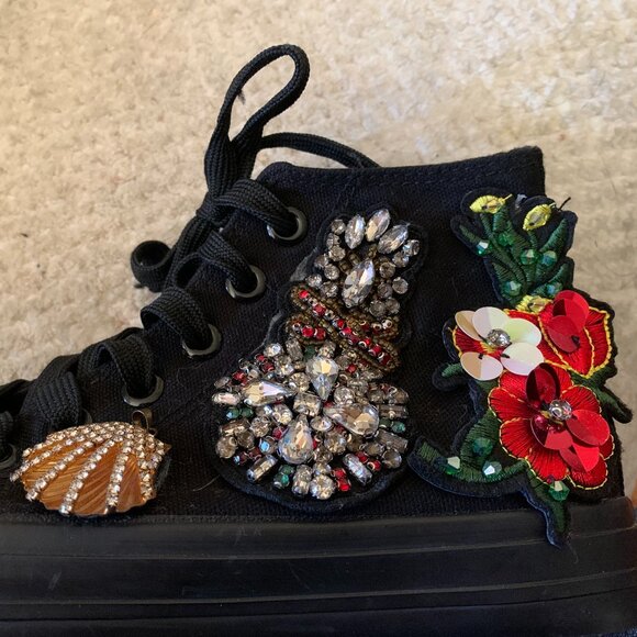 Sneaker with Embellishments Rhinestone - Picture 6 of 6